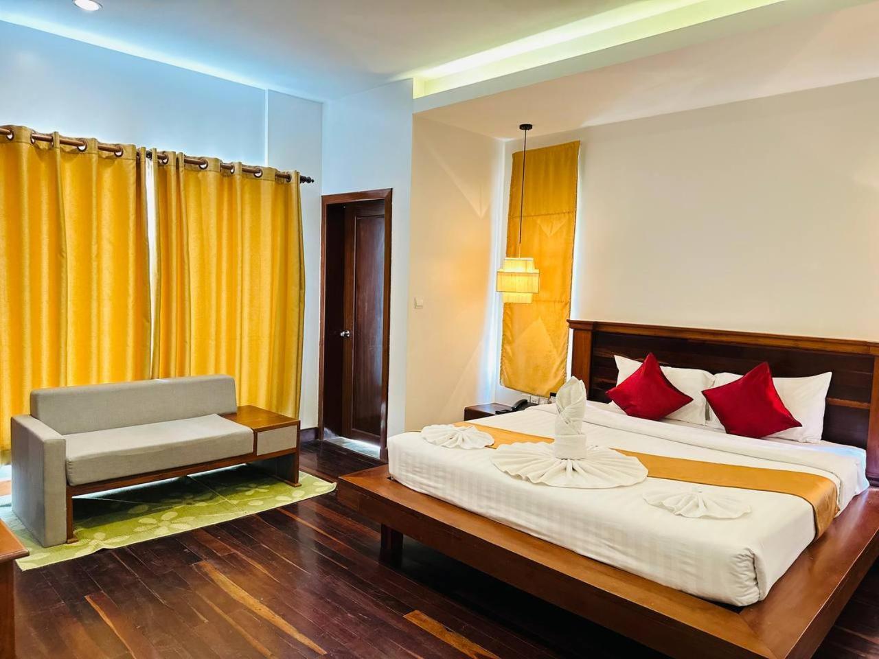 Holy Angkor Hotel Сием Реап Екстериор снимка